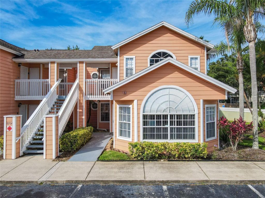 8704 KNIGHTSBRIDGE COURT B, Kissimmee, FL 34747