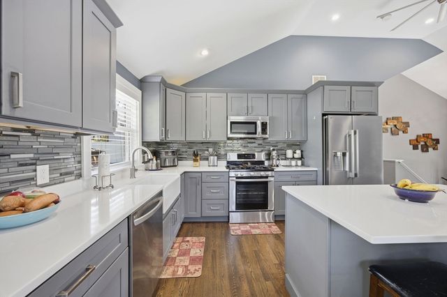 2 Paradise Ln, Haverhill, MA 01830