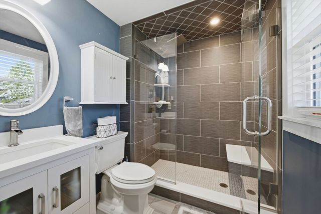 2 Paradise Ln, Haverhill, MA 01830