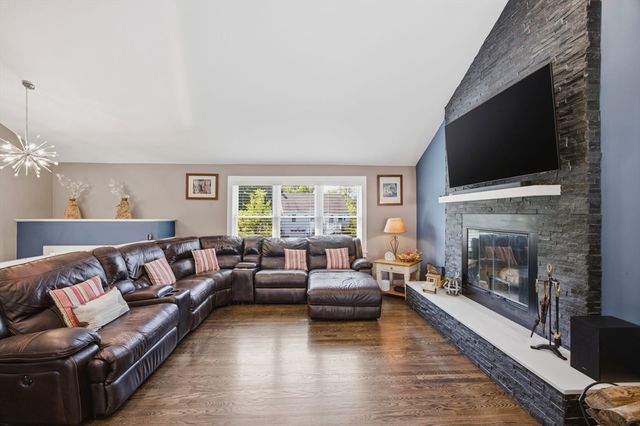 2 Paradise Ln, Haverhill, MA 01830