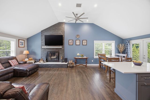 2 Paradise Ln, Haverhill, MA 01830
