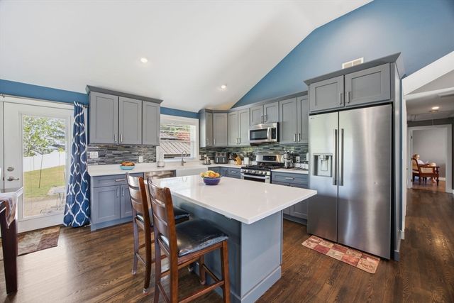 2 Paradise Ln, Haverhill, MA 01830