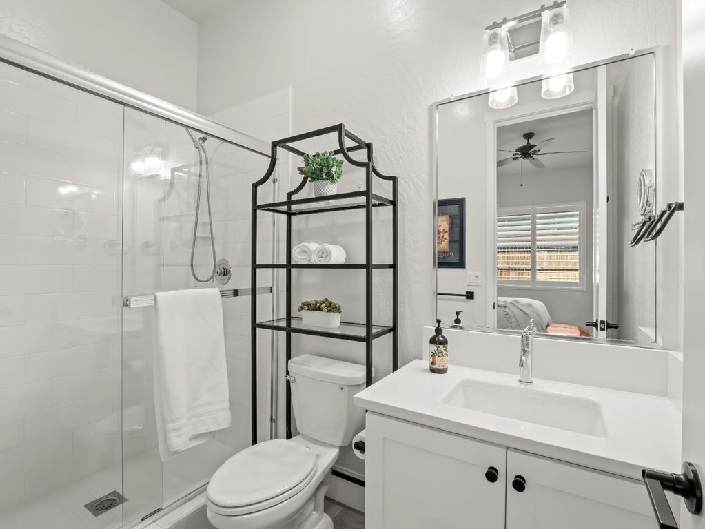 Image 24 of property listing at 384 Sentinel Drive, Madera, CA 93636