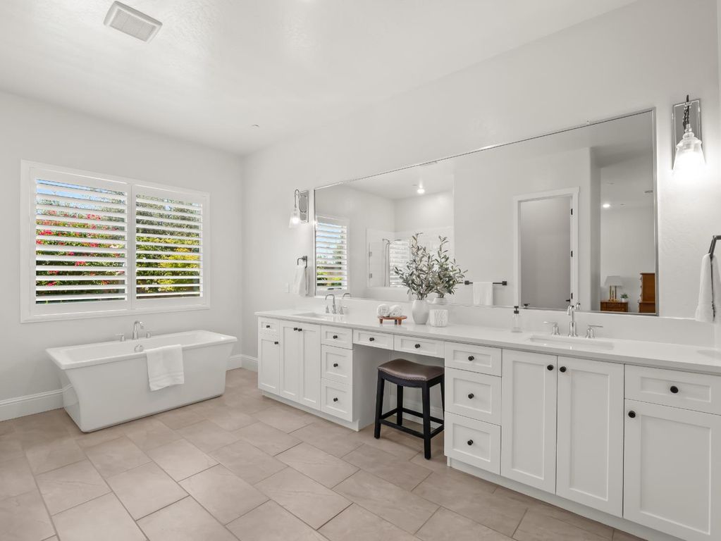 Image 27 of property listing at 384 Sentinel Drive, Madera, CA 93636