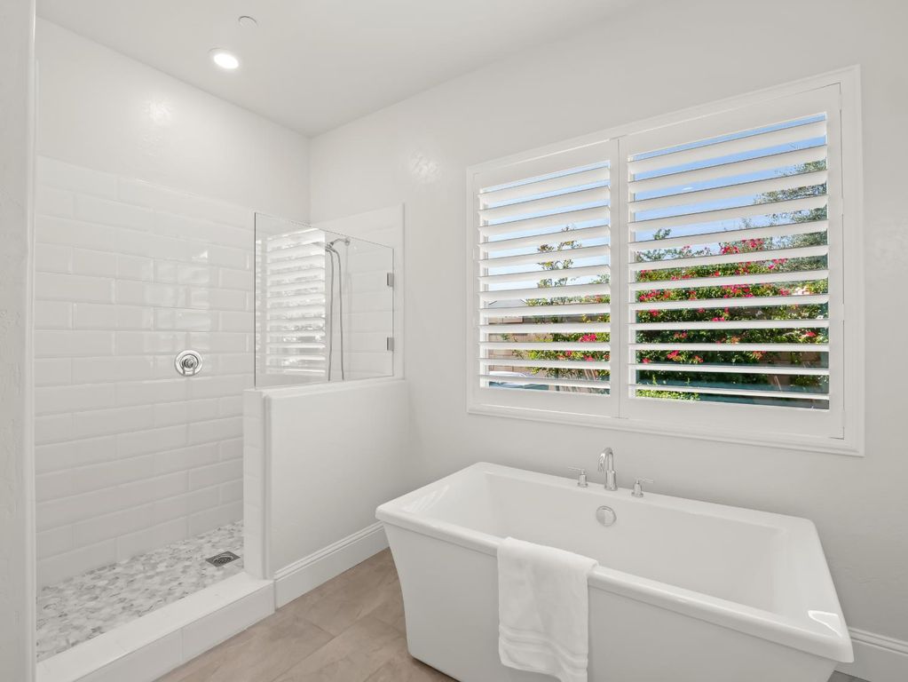 Image 28 of property listing at 384 Sentinel Drive, Madera, CA 93636