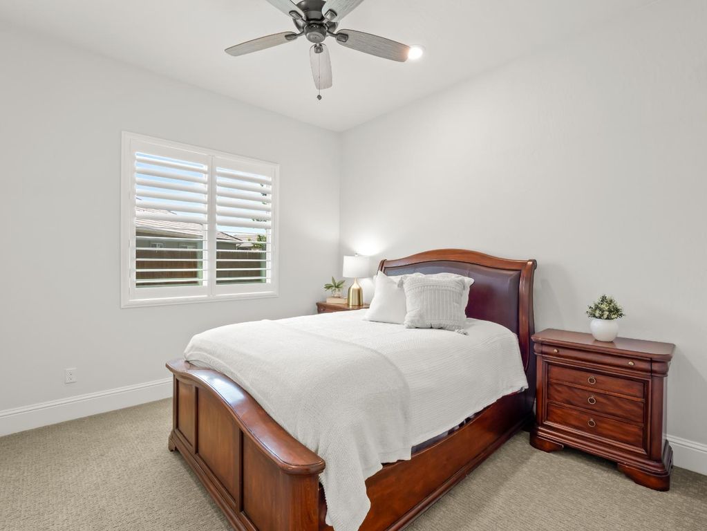 Image 8 of property listing at 384 Sentinel Drive, Madera, CA 93636