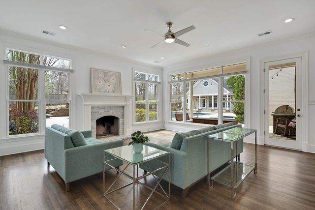 8837 CALKINS HILL CV, Germantown, TN 38139