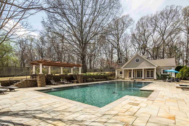 8837 CALKINS HILL CV, Germantown, TN 38139