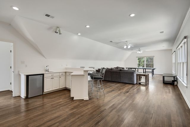 8837 CALKINS HILL CV, Germantown, TN 38139