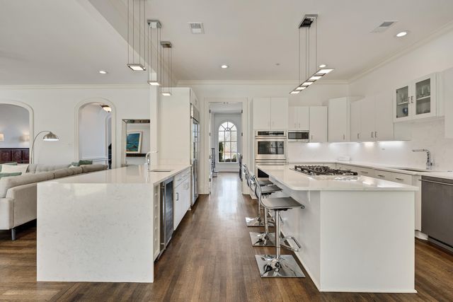 8837 CALKINS HILL CV, Germantown, TN 38139