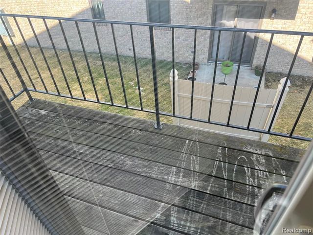 38539 Wellington Drive 19, Clinton Township, MI 48036