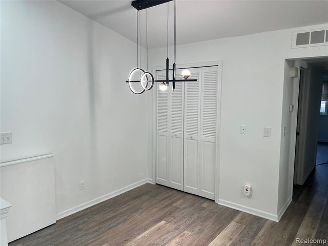 38539 Wellington Drive 19, Clinton Township, MI 48036