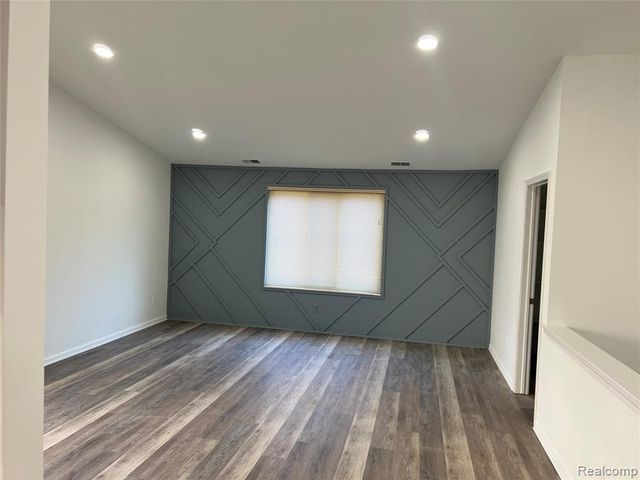 38539 Wellington Drive 19, Clinton Township, MI 48036