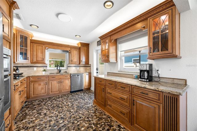 2811 CLEMWOOD STREET, Orlando, FL 32803