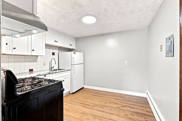 53 N Billerica Rd 8, Lowell, MA 01852