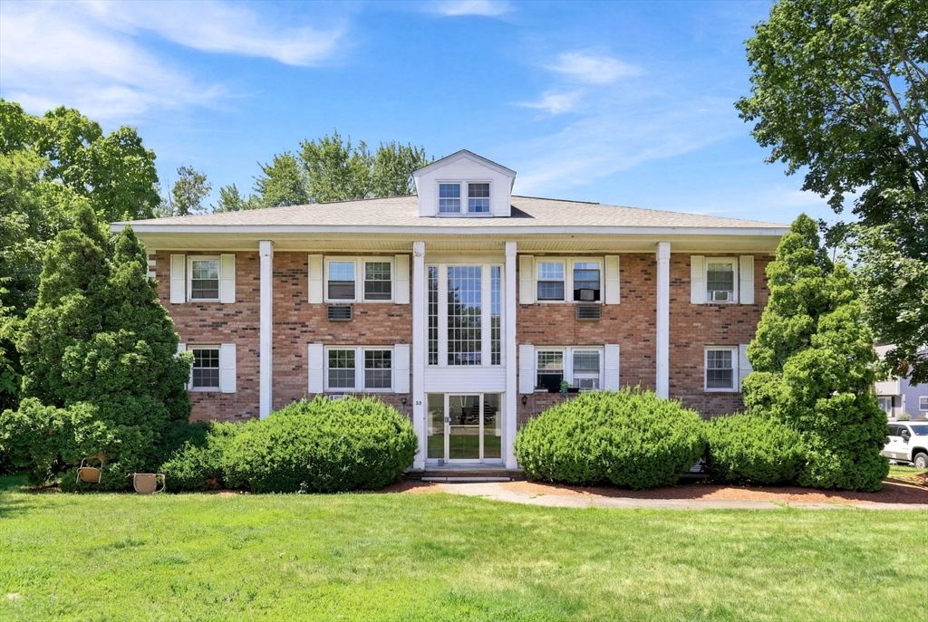 53 N Billerica Rd 8, Lowell, MA 01852
