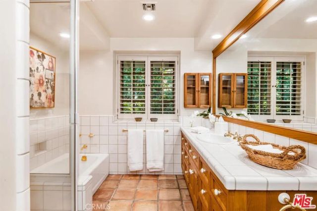 5255 ROUND MEADOW Road, Hidden Hills, CA 91302