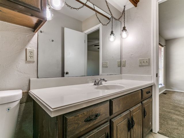 1025 hawthorne Drive, Midwest City, OK 73110