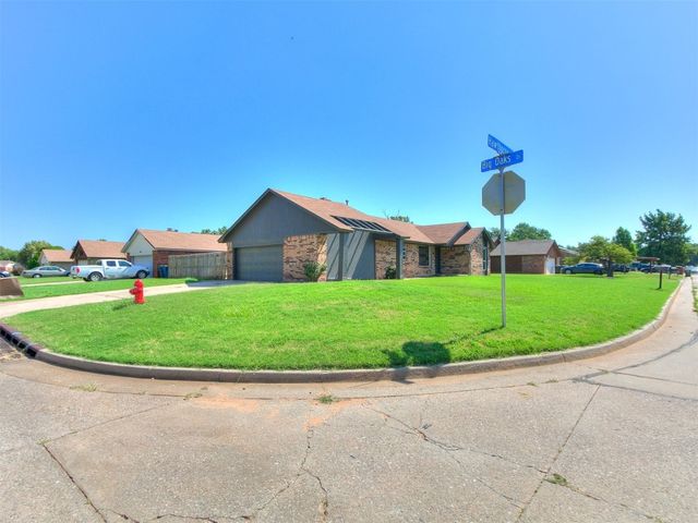 1025 hawthorne Drive, Midwest City, OK 73110