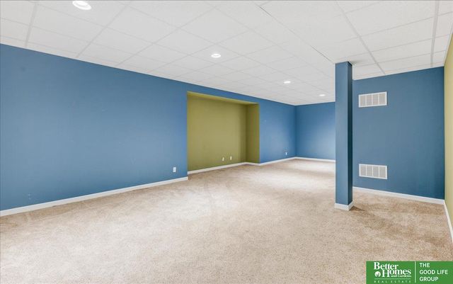 4614 N 126 Avenue, Omaha, NE 68164