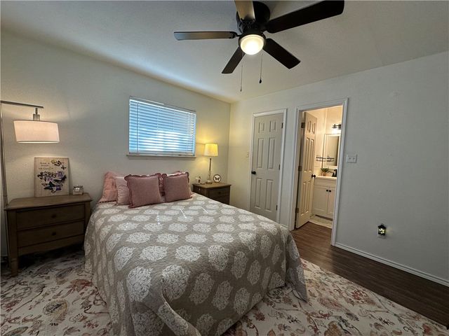 1213 Montreal Dr, Corpus Christi, TX 78418