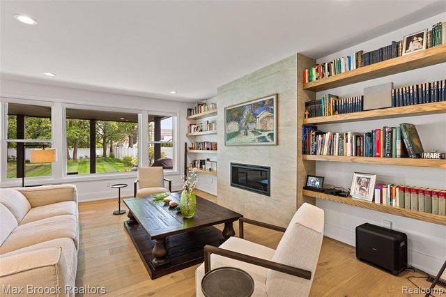 811 Magnolia Avenue, Royal Oak, MI 48073