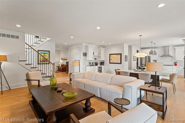 811 Magnolia Avenue, Royal Oak, MI 48073