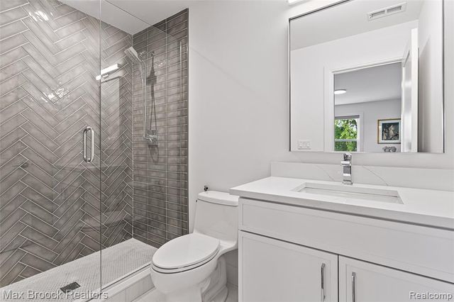 811 Magnolia Avenue, Royal Oak, MI 48073