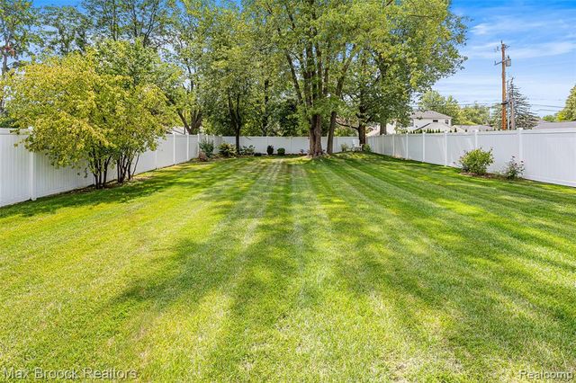 811 Magnolia Avenue, Royal Oak, MI 48073