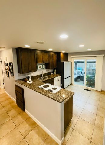 600 Robert Ave, Ripon, CA 95366