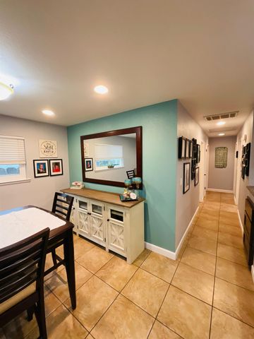 600 Robert Ave, Ripon, CA 95366