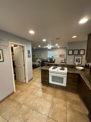 600 Robert Ave, Ripon, CA 95366