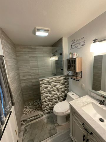 600 Robert Ave, Ripon, CA 95366