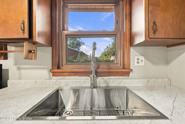 3815 Iron Horse Way, Louisville, KY 40272