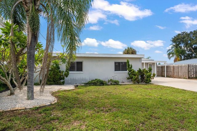 337 LA HACIENDA DRIVE, Indian Rocks Beach, FL 33785