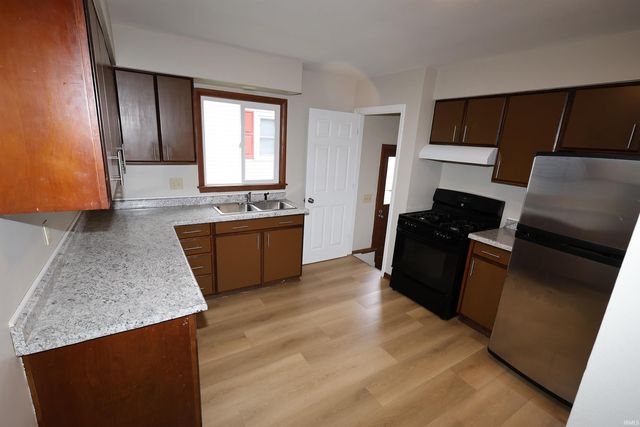 602 Meridian Street, Mishawaka, IN 46544