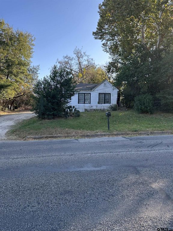 115 E Martin Luther King Blvd, Tyler, TX 75702