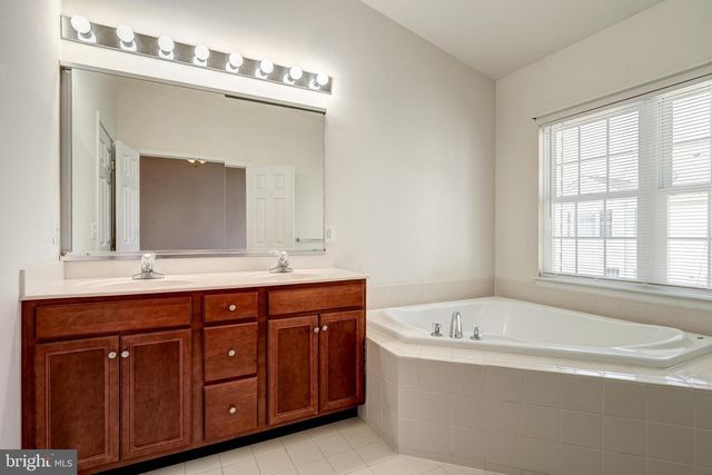 25332 WHIPPOORWILL TER, Chantilly, VA 20152