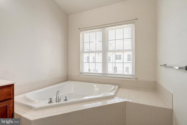 25332 WHIPPOORWILL TER, Chantilly, VA 20152