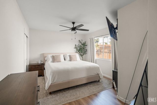 2624 Renegade Avenue, Bakersfield, CA 93305