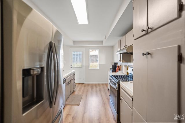 2624 Renegade Avenue, Bakersfield, CA 93305