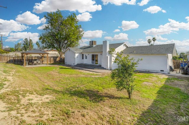 2624 Renegade Avenue, Bakersfield, CA 93305