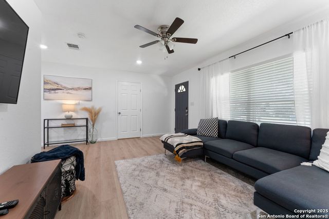 338 TOMROB DR, San Antonio, TX 78220