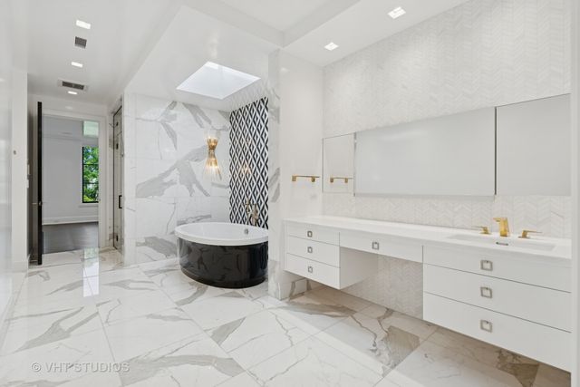 1878 N Orchard Street, Chicago, IL 60614