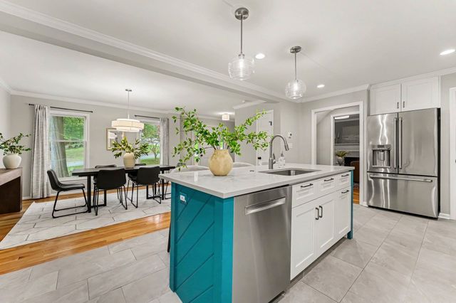 2469 Foxwood Drive, Chapel Hill, NC 27514