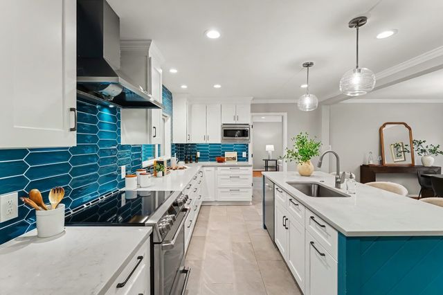 2469 Foxwood Drive, Chapel Hill, NC 27514