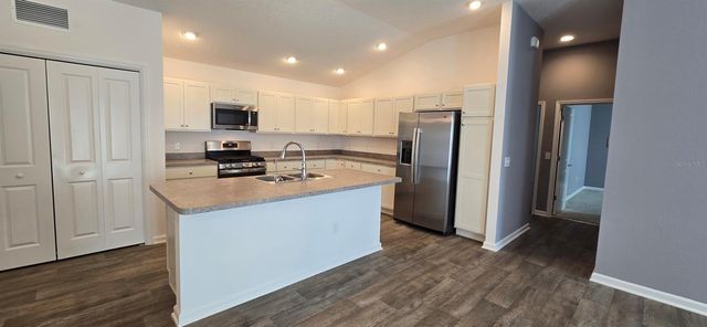 2803 HULL LANE, The Villages, FL 32163