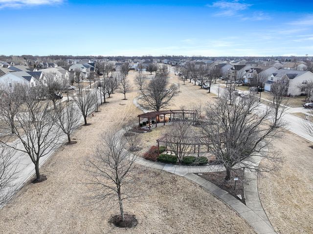 617 Northgate Lane, Shorewood, IL 60404