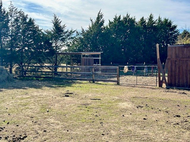 660 County Road 2184, Gainesville, TX 76240