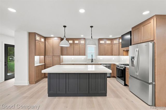 1722 Roszel Street, Royal Oak, MI 48067